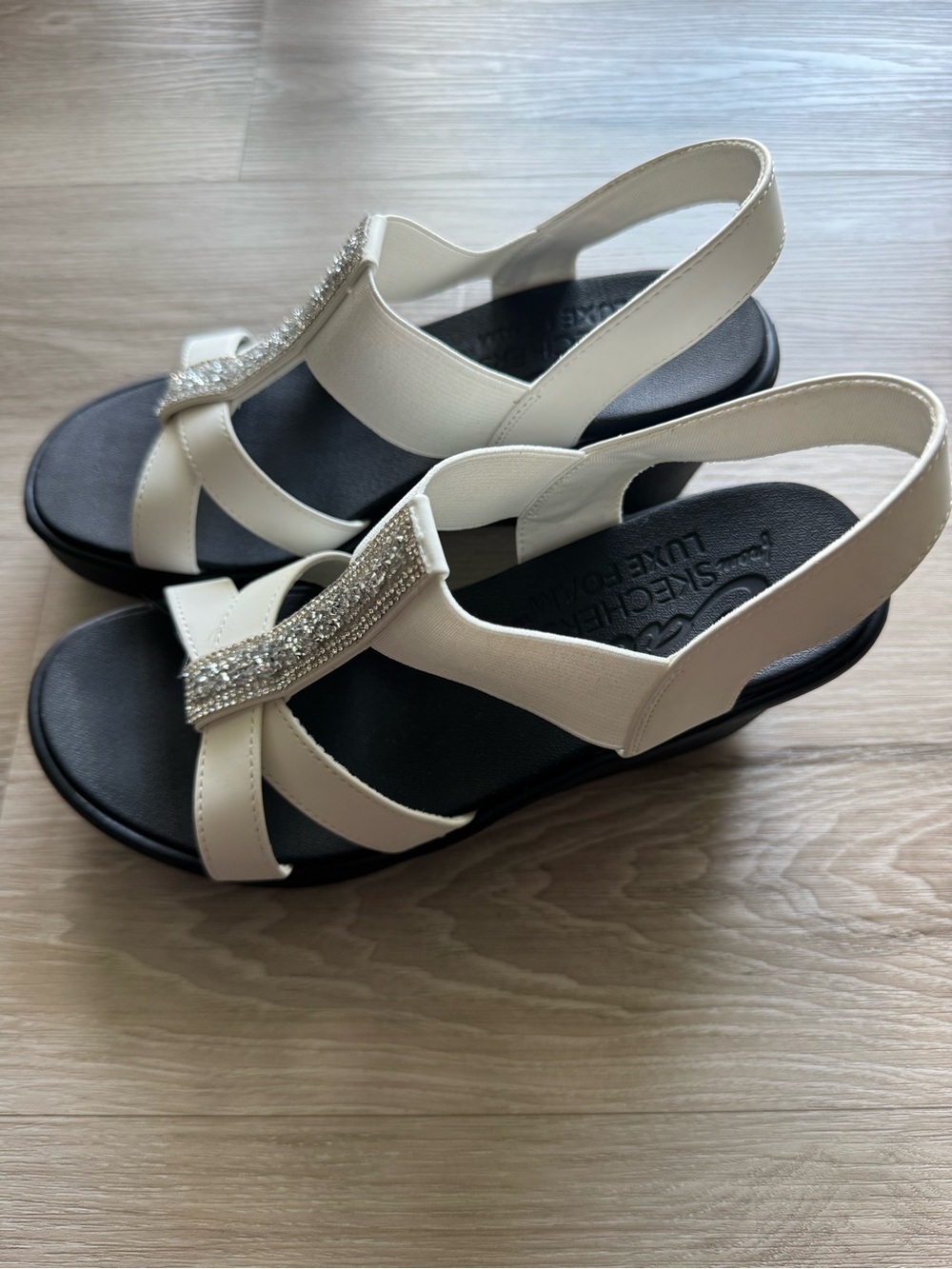 Sketchers Embellished White Slingback Sandals for Women Size 7 - Picture 4 of 8